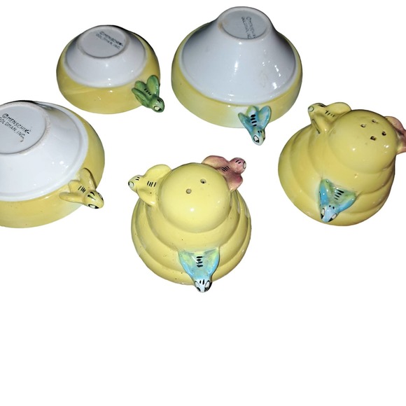 DARLING! VINTAGE 1950s Menschik Goldman Beehive Measuring Cups & Salt-Pepper - Picture 5 of 7